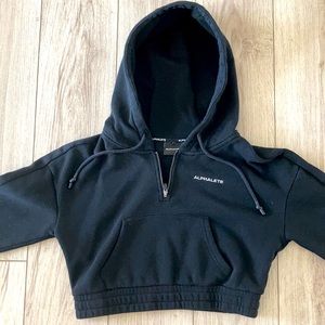 Alphalete Women’s Capital Crop Hoodie - Black